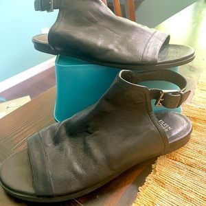 Eileen Fisher flat ankle sandals - size 11